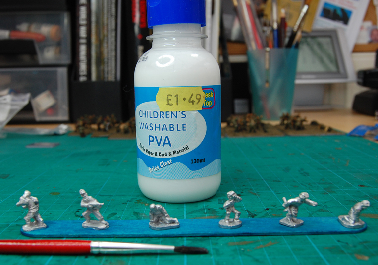 Painting equipment for painting miniatures